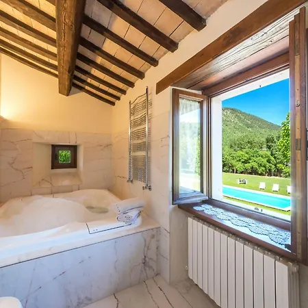 Villa Poderina 8, Emma