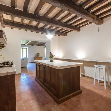Villa Poderina 8, Emma