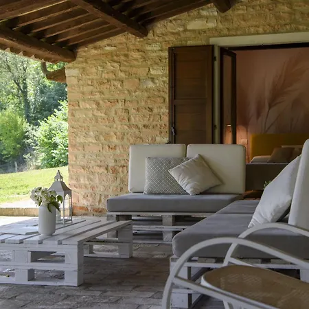 Villa Poderina 8, Emma